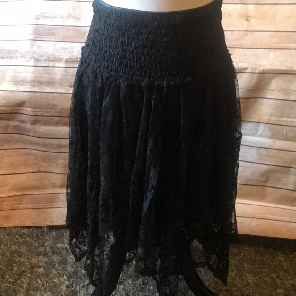 Lola lace skirt very “Stevie Nicks”